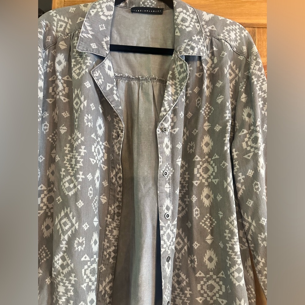 Aztec button up shirt - Picture 2 of 5